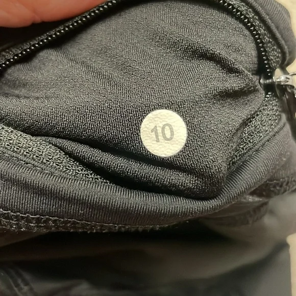 Women's Lululemon Chase Me Crop II Leggings, Black, Size 10 - Picture 13 of 13